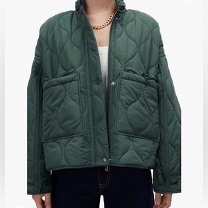 Lightweight puffer jacket in green